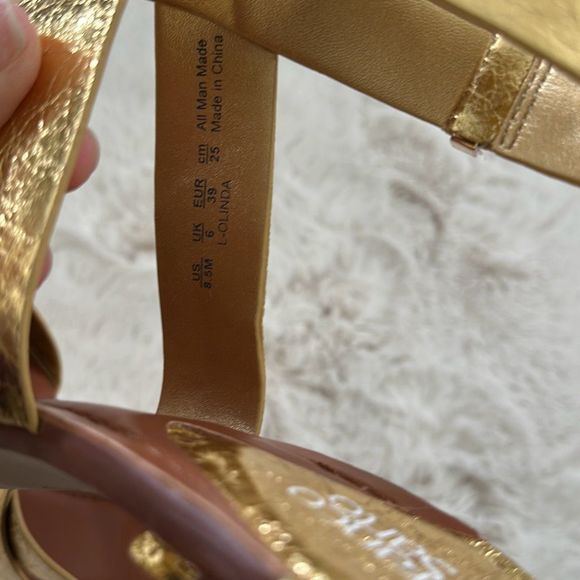 Franco Sarto Olinda in Gold Size 8.5 - Picture 6 of 7